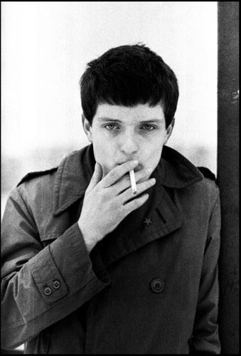 Kevin_Cummins_Ian_Curtis_Joy_Division_63_2.jpg.0ba1b095a53549c5b17a5555fe427845.jpg